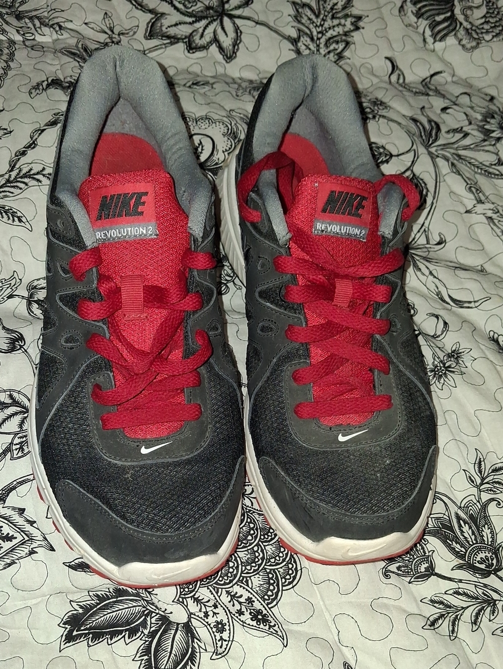 Nike Women's Grey and Red Athletic Running Shoes